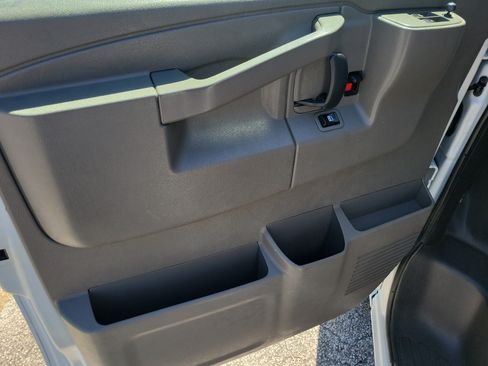 Used 2023 Chevrolet Express 3500 LS RWD image 18
