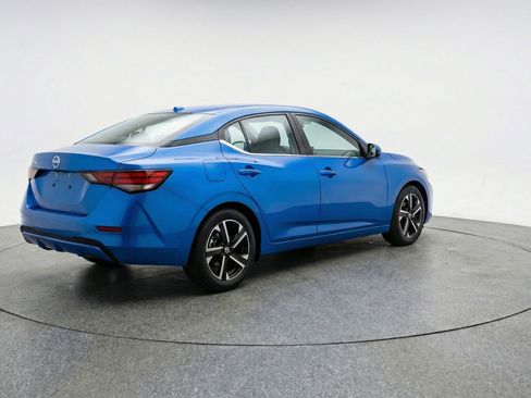 Used 2025 Nissan Sentra SV FWD image 9