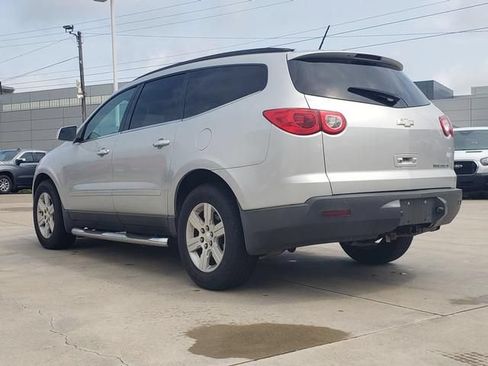Used 2011 Chevrolet Traverse LT FWD image 8