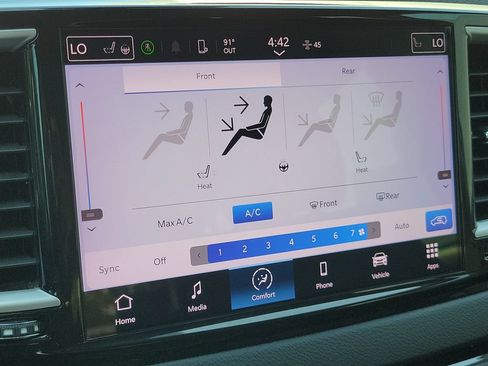 Used 2023 Chrysler Pacifica Touring-L FWD image 32