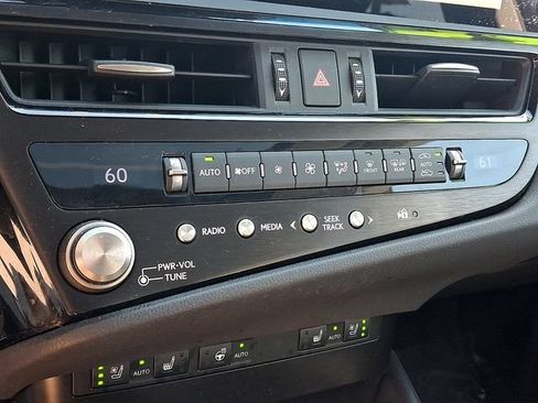 Certified 2024 Lexus ES 350 w/ Premium Package FWD image 17