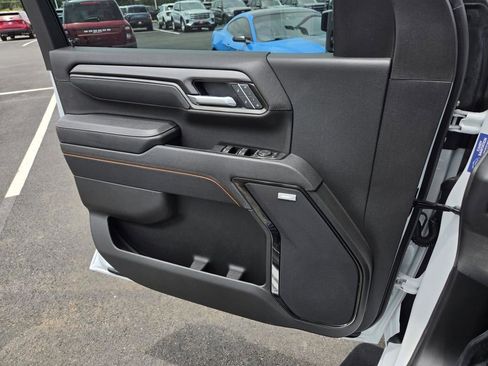 Used 2025 GMC Sierra 2500 AT4 AWD/4WD image 11