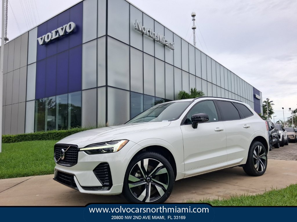 Certified 2024 Volvo XC60 B5 Core AWD/4WD image 1