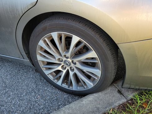 Used 2020 Lexus ES 350 w/ Premium Package image 23