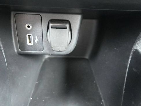 Used 2023 Nissan Versa S FWD image 29
