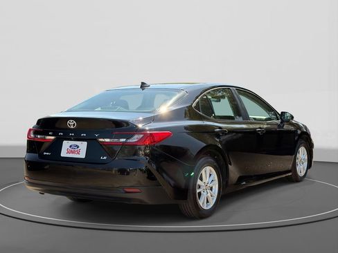 Used 2025 Toyota Camry LE FWD image 4