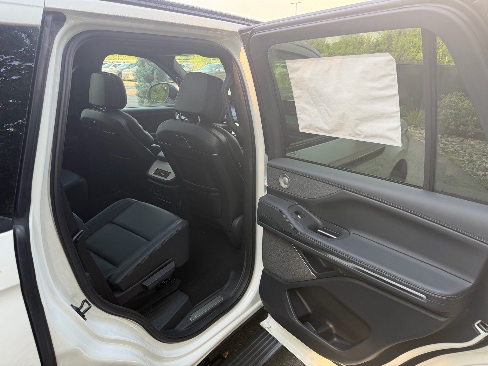 New 2027 Lincoln Navigator Reserve w/ Jet Appearance Package AWD/4WD image 14