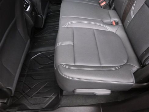 Used 2024 Chevrolet Blazer LT w/ LPO, Black Grille Bar Package image 21