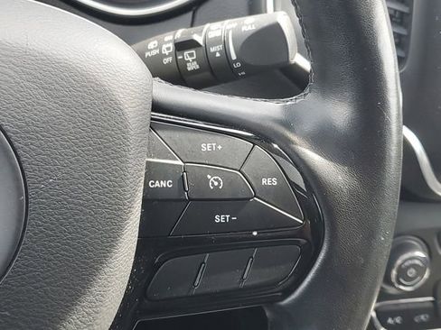 Used 2021 Jeep Cherokee Latitude Lux w/ Sun & Sound Group AWD/4WD image 25