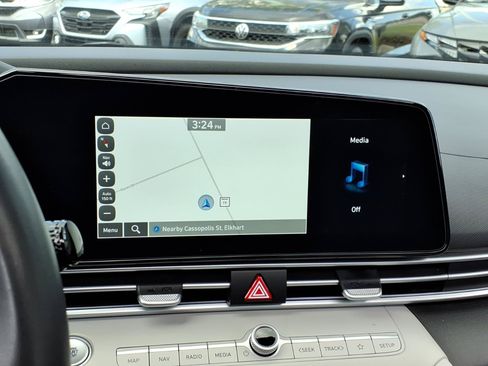 Used 2024 Hyundai Elantra Limited FWD image 15
