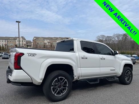 Used 2024 Toyota Tacoma TRD Sport image 4