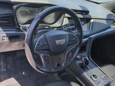 Used 2022 Cadillac XT5 Premium Luxury AWD/4WD image 9