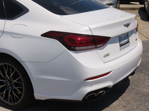 Used 2018 Genesis G80 3.3T Sport RWD image 16