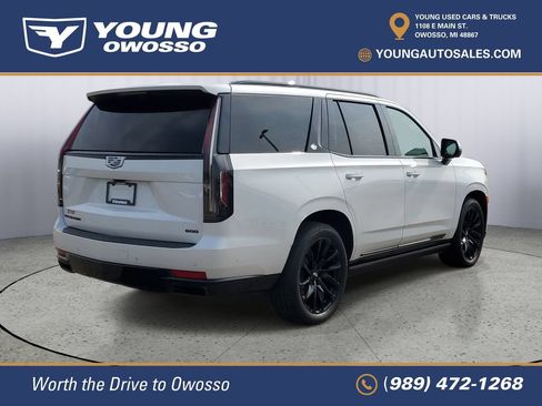 Used 2024 Cadillac Escalade Sport w/ LPO, ONYX Package AWD/4WD image 3
