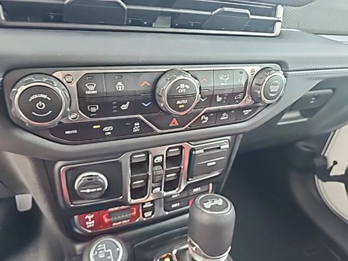 Used 2024 Jeep Wrangler Unlimited Rubicon 392 image 30