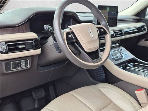 Used 2022 Lincoln Aviator Reserve w/ Equipment Group 201A AWD/4WD image 10