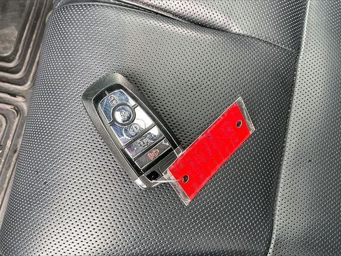 Used 2023 Lincoln Navigator Reserve image 9