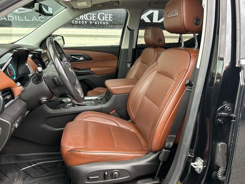 Used 2019 Chevrolet Traverse High Country w/ LPO, 'HIT The Road' Package AWD/4WD image 12