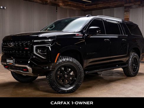 Used 2025 Chevrolet Suburban Z71 w/ Comfort Package image 5