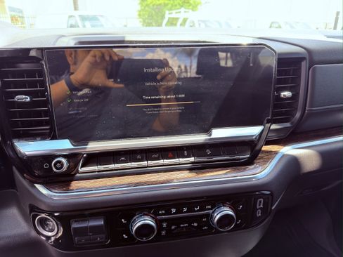 Used 2024 GMC Sierra 1500 Elevation image 34