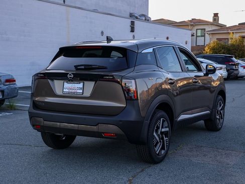 New 2026 Nissan Kicks SV FWD image 4