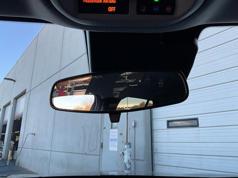 Used 2025 Chevrolet Trax LT image 17