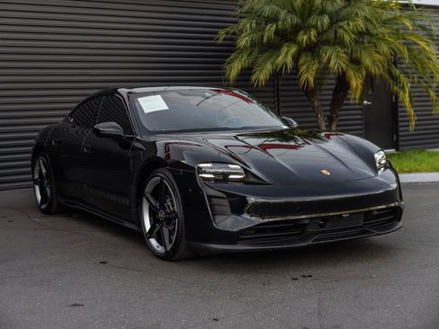 Certified 2023 Porsche Taycan GTS image 6