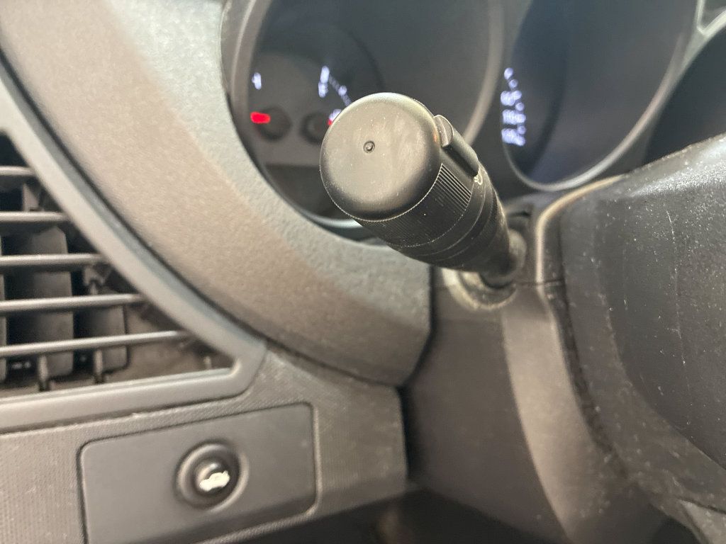 Used 2010 Chrysler Sebring Touring FWD image 17