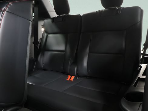 Used 2025 Ford Explorer ST-Line w/ ST-Line Street Pack AWD/4WD image 27