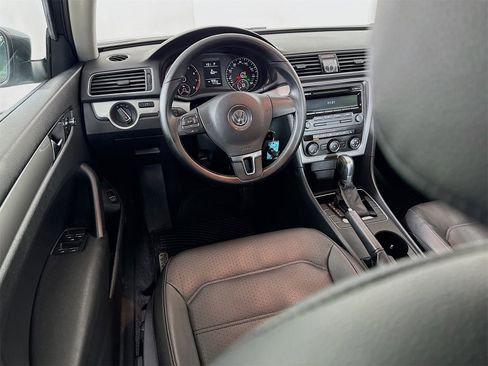 Used 2014 Volkswagen Passat 1.8T Wolfsburg Edition image 17