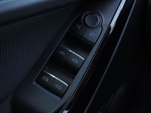 New 2026 Chevrolet Equinox RS image 18