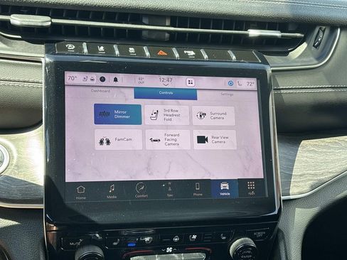 Used 2021 Jeep Grand Cherokee L Limited w/ Luxury Tech Group II image 20