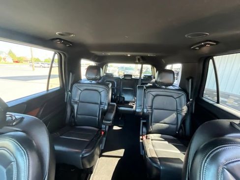 Used 2019 Lincoln Navigator Premiere AWD/4WD image 30
