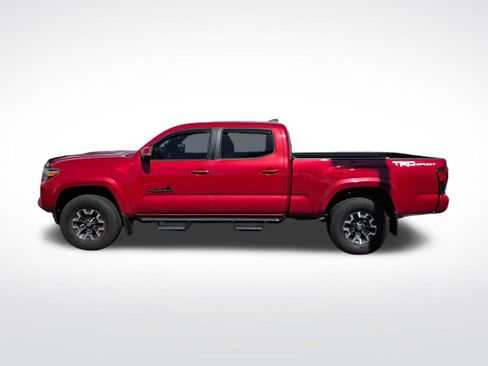 Used 2018 Toyota Tacoma TRD Sport w/ Technology Package RWD image 8