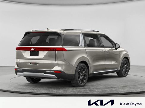 Used 2024 Kia Carnival SX Prestige FWD image 2