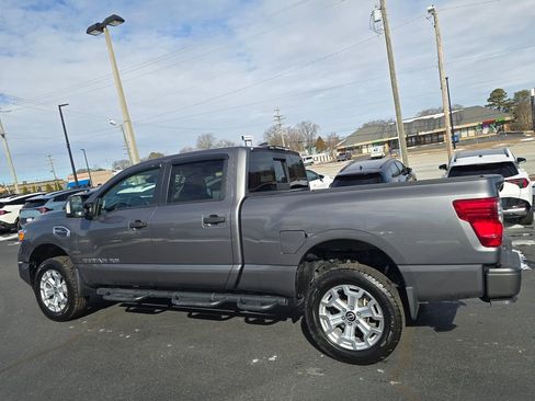Used 2024 Nissan Titan SV w/ SV Convenience Package image 5