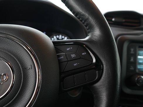 Used 2017 Jeep Renegade Altitude AWD/4WD image 26