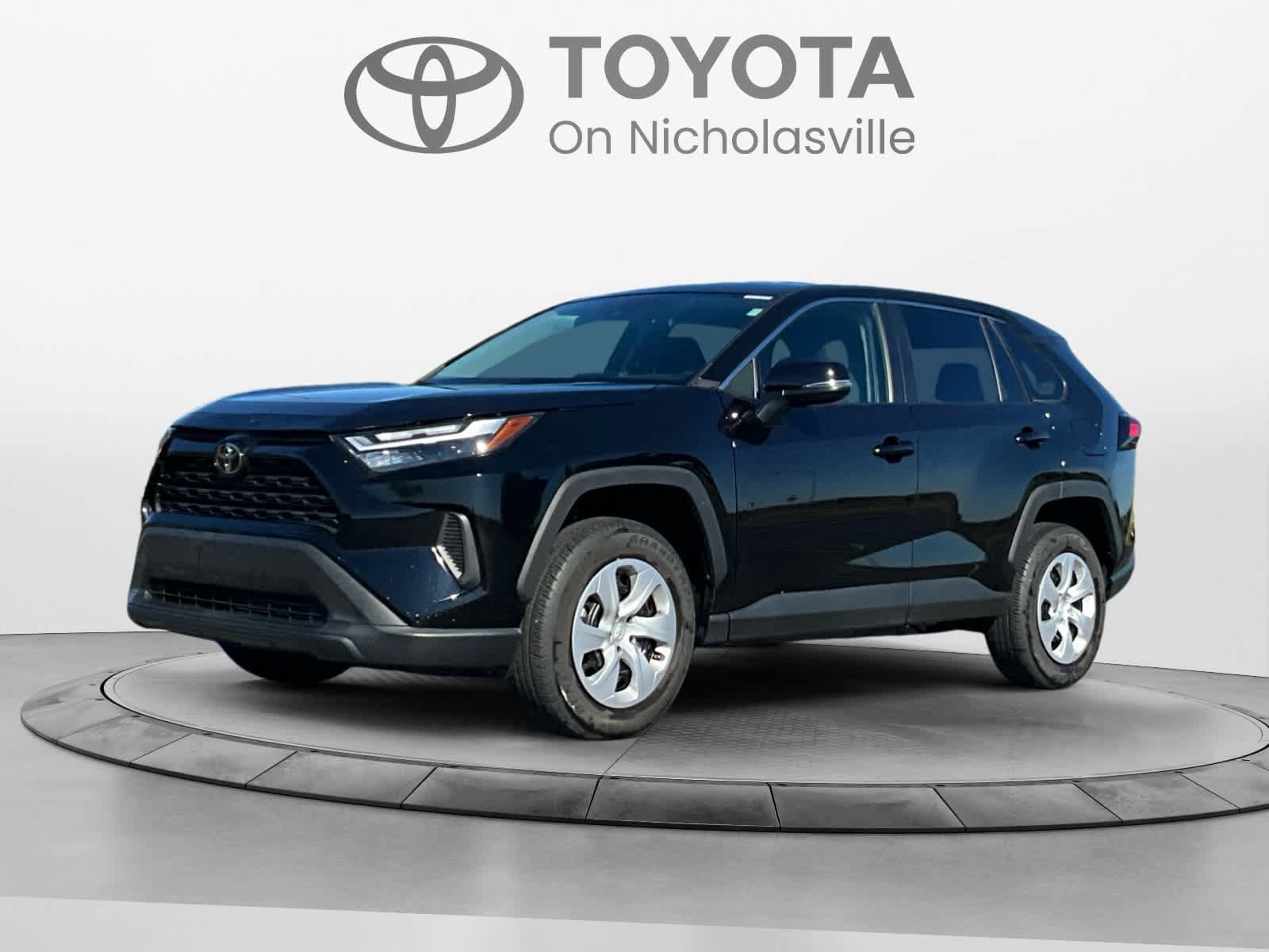 Used 2024 Toyota RAV4 LE AWD/4WD image 1