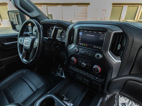 Used 2022 GMC Sierra 3500 Denali image 31