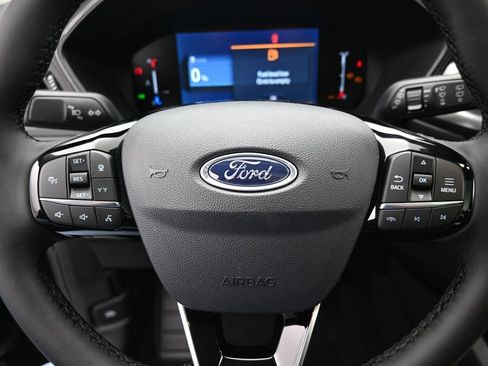 New 2025 Ford Escape SE image 11
