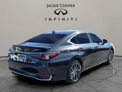 Used 2023 Lexus ES 300h w/ Premium Package image 5