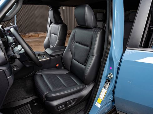 Used 2025 Toyota Land Cruiser w/ Premium Package image 30