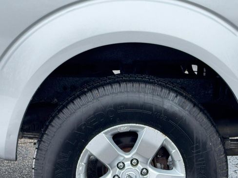 Used 2010 Nissan Frontier SE AWD/4WD image 20