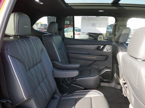 New 2026 Buick Enclave Avenir w/ Super Cruise Package AWD/4WD image 10