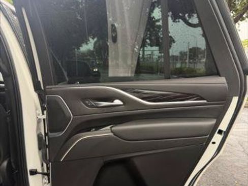 Used 2021 Cadillac Escalade Sport RWD image 18
