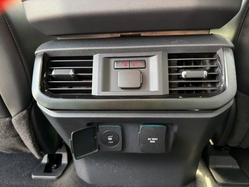 Used 2024 Ford F150 Lightning Platinum image 23