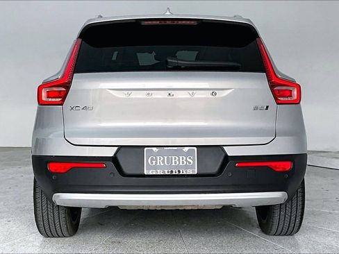 Certified 2023 Volvo XC40 B5 Plus image 7