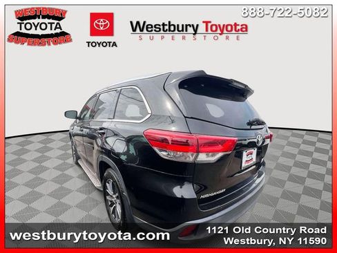 Certified 2017 Toyota Highlander XLE image 9