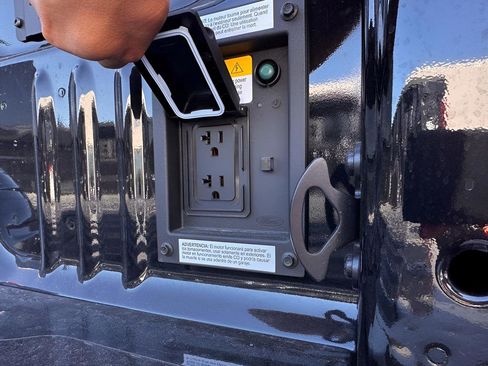 Used 2026 Ford F450 Platinum w/ FX4 Off-Road Package image 10