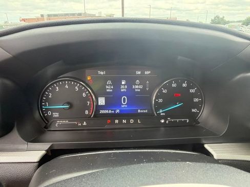Used 2023 Ford Explorer XLT w/ Equipment Group 202A AWD/4WD image 18